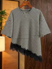 SHEIN Clasi Kaos Wanita Kasual Musim Panas Bergaris dengan Hiasan Renda Kontras dan Hem Asimetris - Hitam dan Putih - View 3