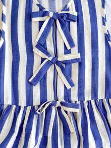SHEIN Ensemble 2 pièces pour jeunes filles : Chemise sans manches rayée bleu et blanc avec nœud mignon et ourlet à volants, associée à un short décontracté. Convient pour le printemps/été, le port quotidien, les sorties printanières, la rentrée scolaire - Bleu et Blanc - Voir 5