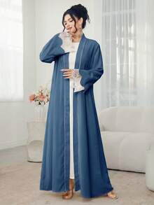 Al Najma 女士条纹蕾丝边优雅时尚睡袍，适合度假穿着 - 寶藍色 - 查看 6