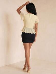 Eryvara Blusa de manga corta para mujer, de moda y cómoda para ir al trabajo en primavera/verano, con cierre de lazo y ribete de volantes - Amarillo - Ver 2