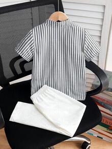 SHEIN 男童休闲条纹短袖衬衫长裤套装（2件套），适合日常休闲、度假、运动、夏季穿着 - 黑與白 - 查看 2