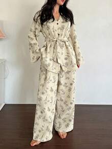 DAZY Conjunto de pijama de mujer con 2 piezas, estampado de dibujo lineal floral, tela de gasa texturizada y decoración de botones de contraste - Blanco - Ver 9