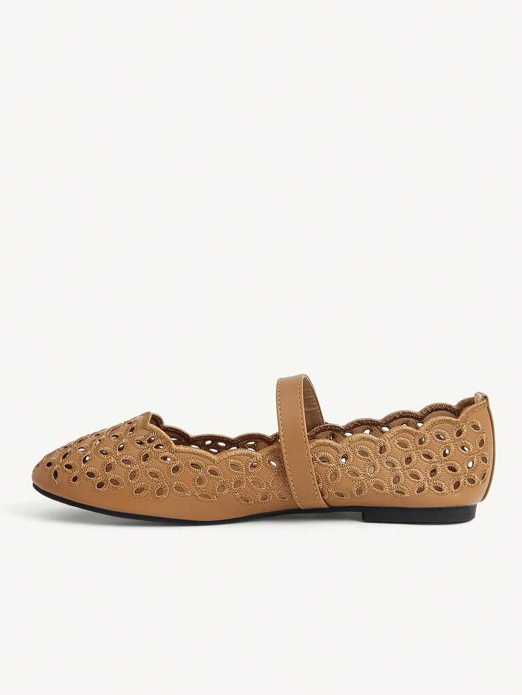 CUCCOO CHICEST Women's Hollow Embroidery, Buckle, Comfortable Flat Shoes