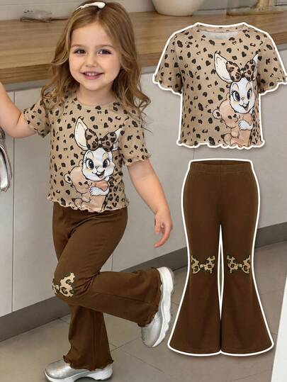 SHEIN Bộ 2 món cho bé gái, áo tay ngắn và quần cạp chun in họa tiết da báo, kiểu dáng thường ngày, họa tiết da báo và nơ, áo tay ngắn cổ tròn và quần short thời trang, thích hợp mặc hàng ngày vào mùa xuân/hè.