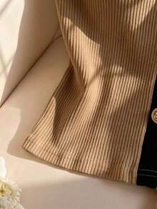 Rafferiza 女款優雅彈性羅紋卡其色夏季V領收腰金屬扣飾上衣，日常休閒時尚對比滾邊上衣 - 卡其色 - 查看 5