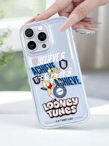 LOONEY TUNES X SHEIN 1個 Looney Tunes Lola Bunny "Believe & Achieve" 透明手機殼，保護套，印有 Lola Bunny 美式足球圖案、"BELIEVE & ACHIEVE" 字樣和經典 "LOONEY TUNES" 標誌。全覆蓋防震保護您的手機。卡通愛好者和 Looney Tunes 粉絲的完美禮物。相容於 iPhone 手機殼和 Galaxy 手機殼，手機配件，快速出貨。 - 無色 - 查看 4
