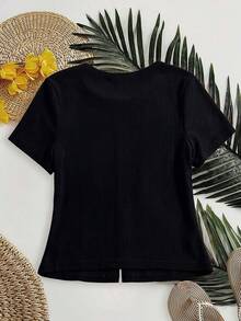 SHEIN Essnce Áo thun ngắn tay màu đen ôm sát, co giãn, thoải mái, đa năng, tôn dáng dành cho nữ cỡ lớn, thời trang xuân hè, thích hợp mặc hàng ngày, kiểu dáng đơn giản, áo cơ bản, áo ôm dáng. - màu đen - Xem 2