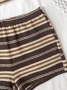 SHEIN Bộ đồ 2 mảnh cho bé gái tuổi teen: áo thun và quần short lệch vai, chất liệu kẻ sọc, họa tiết bất đối xứng, kiểu dáng thường ngày. - Cà phê nâu - Xem 5