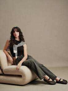 Solecia Sandalias de mujer de estilo temperamento, de suela plana, ligeras y transpirables, con diseño de hebilla única, de punta cerrada, de estilo trenzado en plata, versátiles para el verano y la playa - Negro - Ver 4