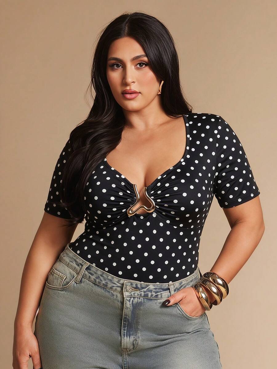 SHEIN BAE CURVE 大码女式黑色波点金属装饰短袖连体衣，优雅连体衣