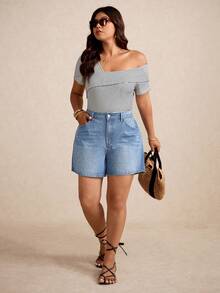 Elaquor Plus Size Women Pocketed Button Casual Versatile Daily Wear Denim Shorts - Light Wash - View 6