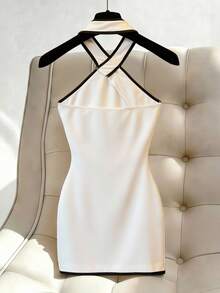 SHEIN Franclia Đầm ngắn ôm sát kiểu Pháp cổ yếm chéo, gợi cảm, thích hợp cho mùa hè đi club. - Đen và trắng - Xem 2