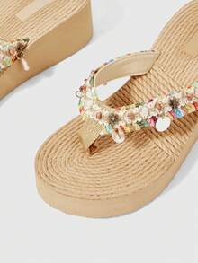 ROMWE Fairycore Sandal đế bằng nữ mùa hè, sandal hở mũi kiểu La Mã, sandal đi biển, sandal hoa ba chiều bằng rơm, dép đi nghỉ mát, giày dự tiệc. - Màu be + Hoa - Xem 4