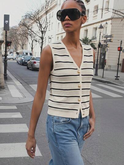 Maija Áo khoác cardigan nữ cổ chữ V kẻ sọc phối nhiều màu, cài một hàng khuy, kiểu dáng thường ngày đa năng.