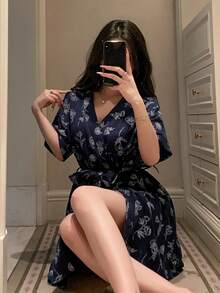 DAZY 花卉圖案短袖寬鬆繫腰晨袍，女款夏季睡衣睡袍 - 藏蓝色 - 查看 5