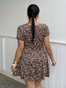 Muchica Plus Size Ditsy Floral Square Neck Short Sleeve Jumpsuit, Summer - Multicolor - View 2