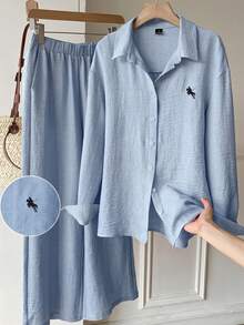 SHEIN EZwear 浅蓝色骑士刺绣纹理单排扣衬衫和休闲口袋裤套装 - 淺藍色 - 查看 1