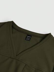 TaskEZ 纯色简约V领双口袋T恤和休闲裤制服套装 - 軍綠色 - 查看 10