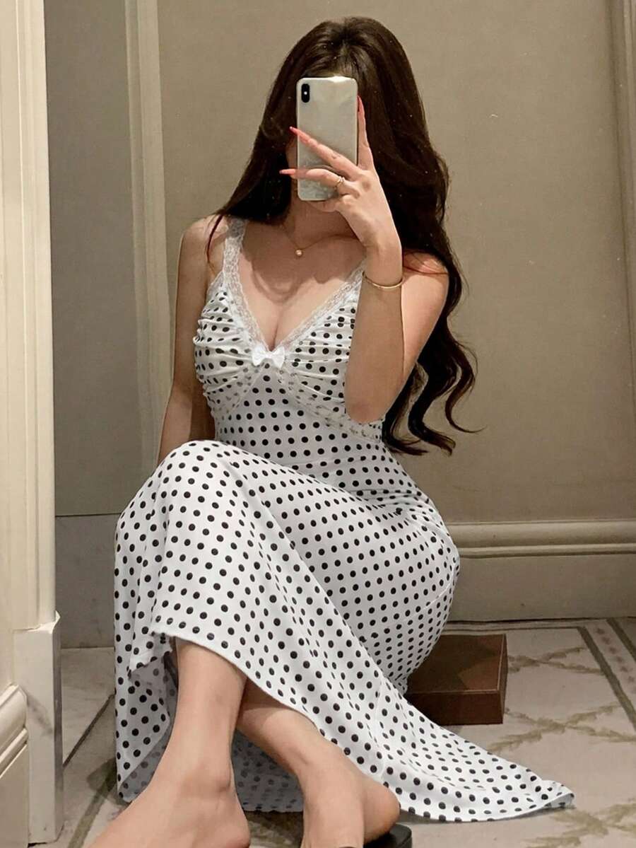 DAZY 女款夏季圓點印花撞色蕾絲拼接收腰綁帶洋裝,適合夏季睡衣家居服 - 白色 - 查看 1
