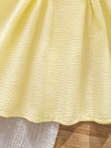 Emery Rose Kids Emery Rose Kids Gaun Rajut Anak Perempuan Motif Garis-garis Blok Warna dengan Kerah Persegi dan Hem Bergelombang - Kuning - View 13