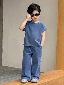 SHEIN 2件套男童深灰色针织牛仔宽松短袖上衣和裤子套装 - 淺色水洗藍 - 查看 3