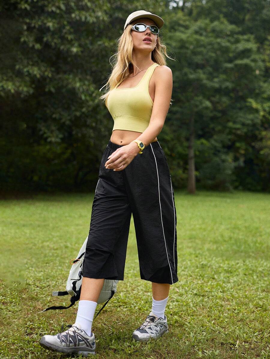 Exploreva Women's Woven Mid-Length Jogger Pants - Black - View 1