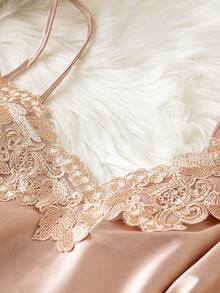 LuxeNights Bộ đồ ngủ satin in họa tiết hoa - Rượu sâm banh - Xem 6