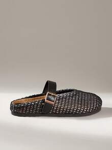 Solecia Sandalias de mujer de estilo temperamento, de suela plana, ligeras y transpirables, con diseño de hebilla única, de punta cerrada, de estilo trenzado en plata, versátiles para el verano y la playa - Negro - Ver 6
