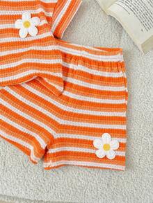 SHEIN LMoss Kids 2件套女婴针织条纹圆领T恤和短裤套装 - 橘色 - 查看 7