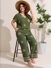 SHEIN LUNE 2pcs/Set Plus Size Women's Army Green Summer Boho Vacation Holiday Outfits,Short Sleeve V-Neck T-Shirt And Pants Elegant Fashionable Leisure Style - Multicolor - View 3