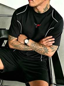 Sport MetroGents 男士 1件對比條紋牛頭印花圓領黑色短袖T恤，拼接設計運動休閒上衣，健身房適用 - 黑色 - 查看 4
