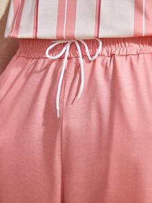 Conjunto de camiseta de manga corta con estampado de letras y rayas rosa & blanco y pantalones cortos con cintura de cordón y bolsillos para tu novio tenista - Rosa - Ver 7