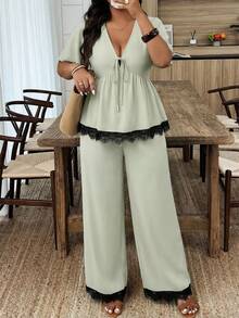 Weeklong Casual semesteroutfit för kvinnor i plus size, vår/sommar, set med topp och byxor i kontrastfärg med volang och patchwork - Mint Grön - Visa 3
