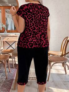 Breezaya Plus Size Women Leopard Print Zip-Up Half Placket T-Shirt And Casual Pocket Capri Pants 2 Pieces Set - Red - View 2