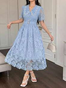 DAZY Vestido midi feminino de manga curta em tule bordado, ideal para o verão. - Azul - Ver 2