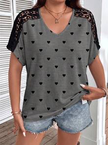 Comfylo Textured Minimalist Polka Dot Heart Plus Size T-Shirt - Multicolor - View 3