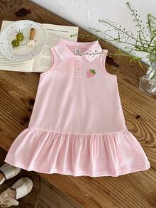 SHEIN Đầm không tay cho bé gái, dễ thương, cổ polo, xếp ly, họa tiết dâu tây 3D. - Hồng - Xem 6