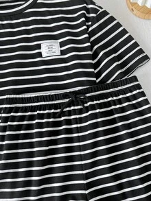 SHEIN 2件套：少女宽松短款T恤+紧身短裤，休闲日常穿搭 - 黑色 - 查看 5