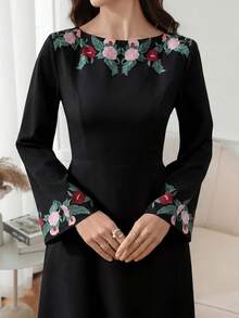 Al Najma Gaun Wanita Elegan Lengan Panjang Berbordir Gaya Arab - Hitam - View 2