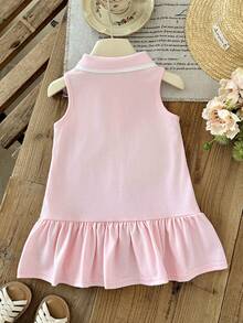 SHEIN Đầm không tay cho bé gái, dễ thương, cổ polo, xếp ly, họa tiết dâu tây 3D. - Hồng - Xem 2