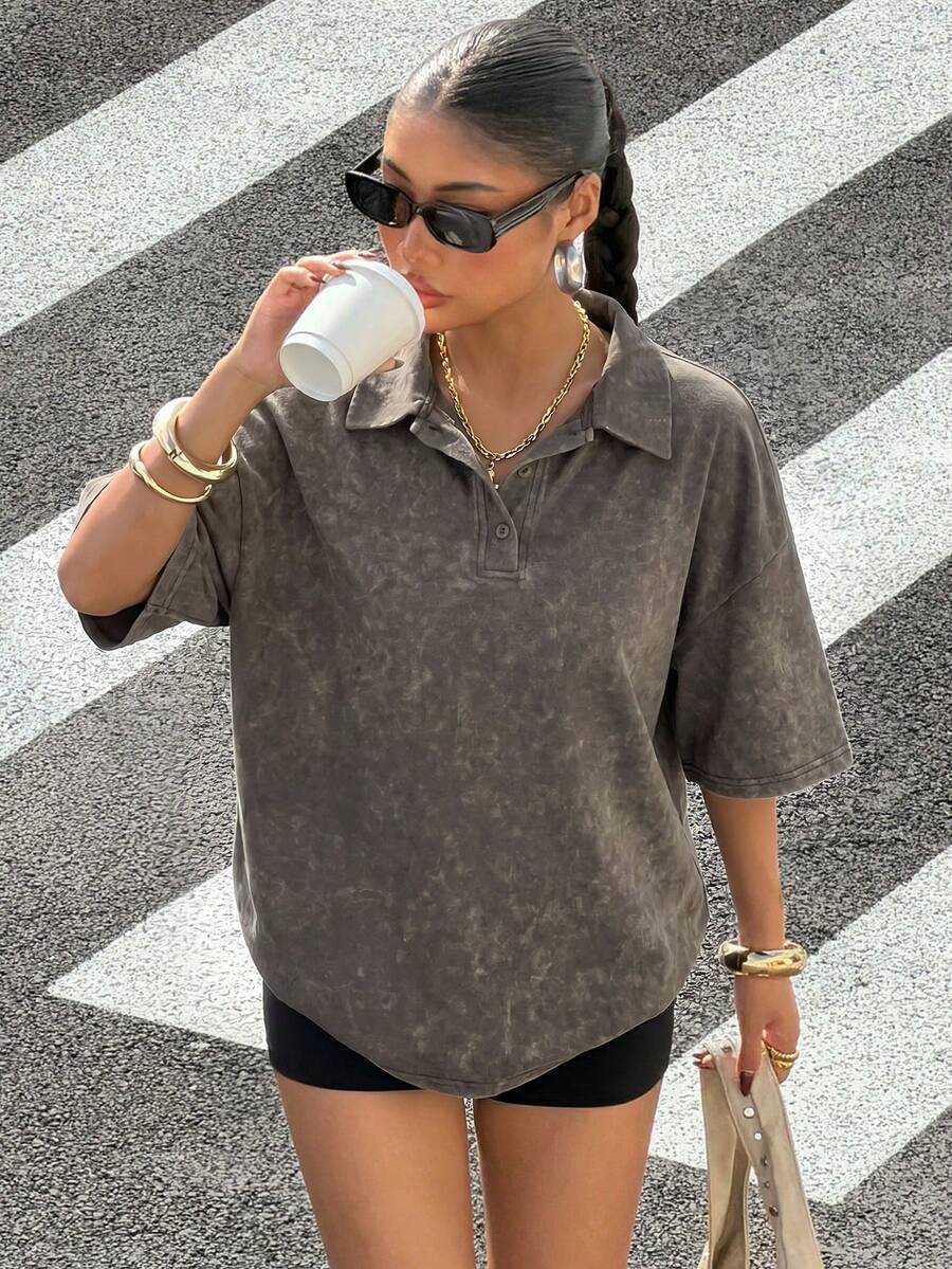 Muchica 女士复古水洗雪花印花宽松 Polo 领短袖 T 恤 - 棕色 - 查看 1