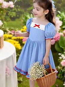 SHEIN Elladie kids 1 chiếc đầm công chúa mùa hè mới cho bé gái, kiểu dáng trễ vai, tay phồng, xếp nếp, thắt nơ ở eo, kẻ caro, dáng chữ A, dễ thương, ngọt ngào. - Màu xanh lam - Xem 9