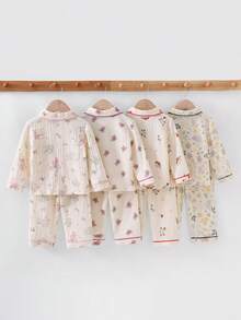 SHEIN 女嬰隨機 1 套睡衣套裝，經典領口設計，對比飾邊，花朵、熊、蝴蝶結、草莓、兔子趣味印花，驚喜盲盒隨機款 - 彩色 - 查看 2