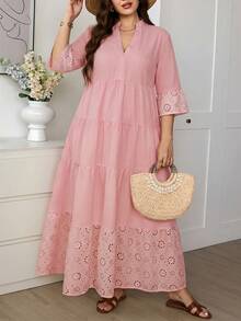 SHEIN LUNE Vestido con cuello en V, dobladillo con volantes y bordado calado para mujer de talla grande - Rosa - Ver 2