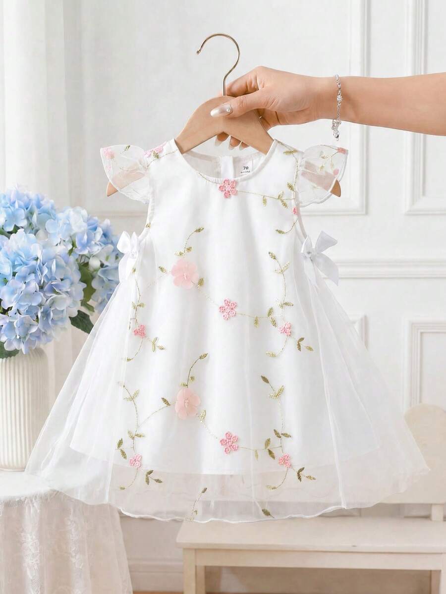 SHEIN Baby Girl Floral Mesh Bow Decor Princess Style Dress, Suitable For Birthday Party, Evening Event, Everyday Wear, Vacation, Spring/Summer - White - View 1