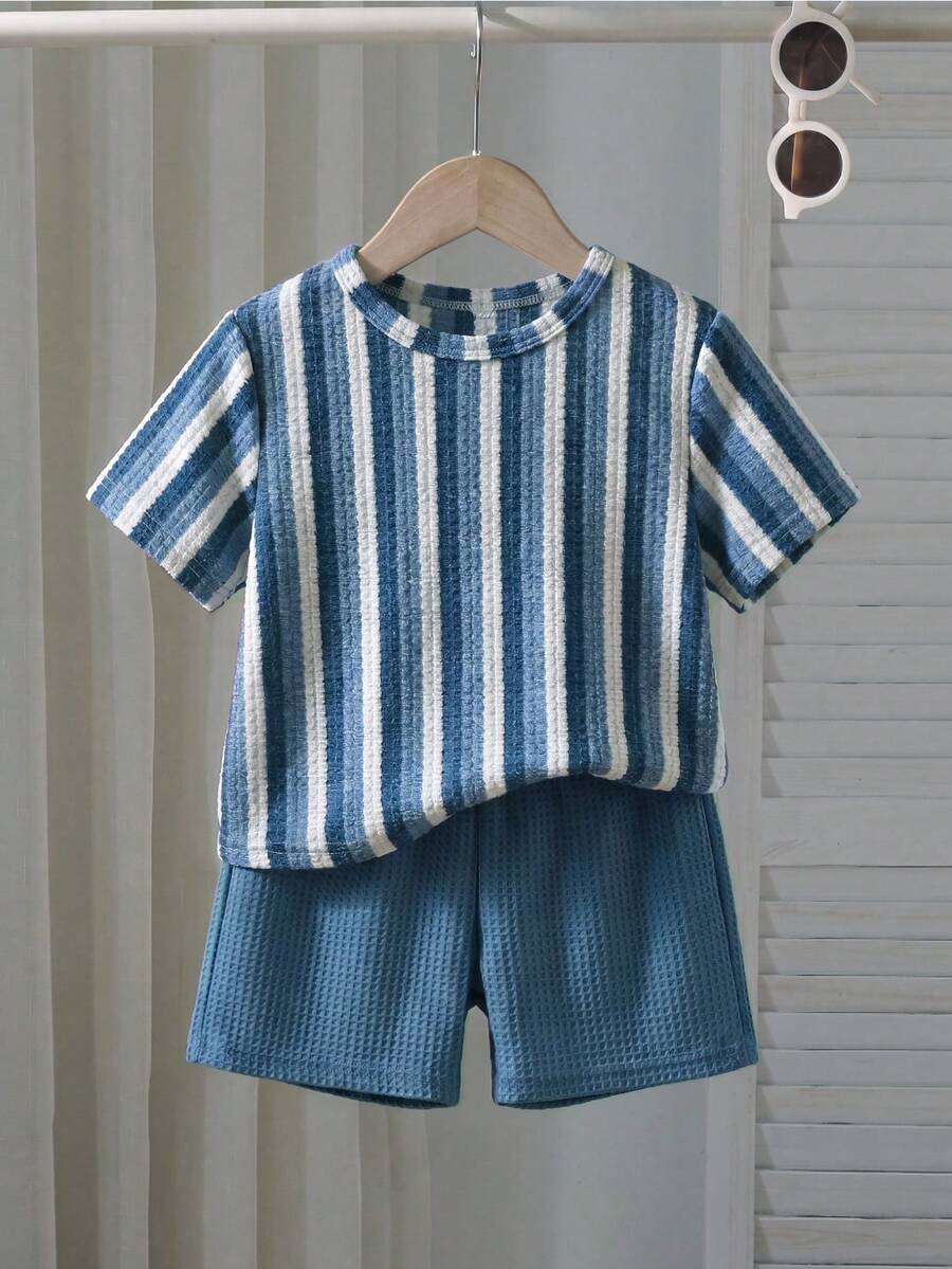 Souflis Souflis 男童夏季华夫格条纹短袖T恤和短裤两件套,适合日常穿着、幼儿园、户外活动和运动休闲。 - 藍色 - 查看 1