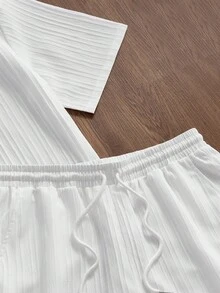 SWAVVY Bộ đồ nam gồm áo sơ mi ngắn tay in chữ và quần short, kiểu dáng thường ngày. - trắng - Xem 8