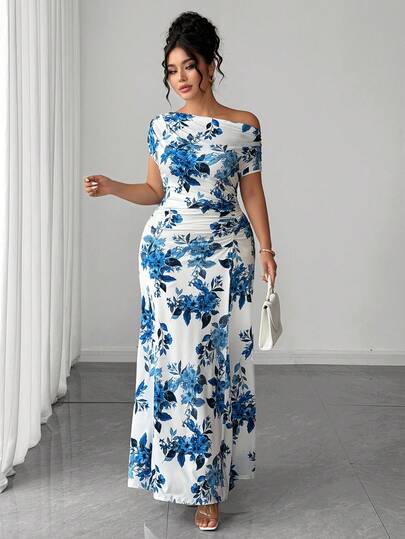 Elenzga Đầm maxi cỡ lớn dáng suông, vai lệch, họa tiết hoa, eo thắt, in hoa màu xanh trên nền trắng, lý tưởng cho khách dự đám cưới trên bãi biển; Đầm dạ hội cỡ lớn màu xanh họa tiết hoa, cổ lệch, xếp ly bên hông, phù hợp cho khách dự đám cưới/tiệc cocktail.