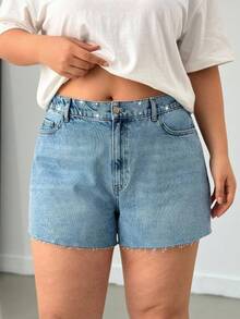 SHEIN Cottnline بنطلون قصير جينز بخصر عالي مناسب للياقة العادية بنمط كاجوال بلون أزرق فاتح مغسول بالثلج مع أزرار أمامية وتفاصيل مطرزة - أزرق متوسط - مشاهدة 3