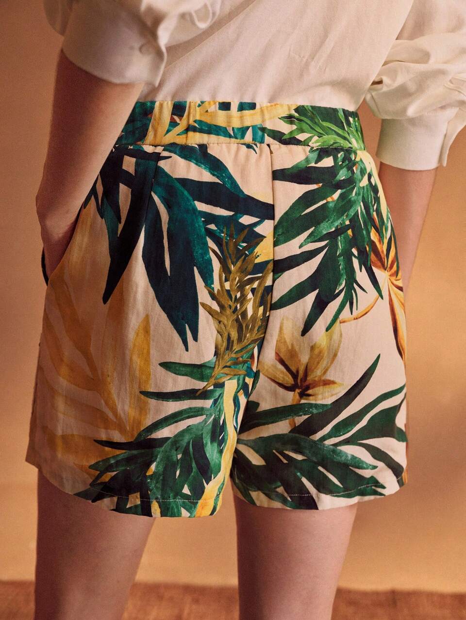WOMEN'S LINEN PRINTED EMBROIDERED BEADED VACATION SHORTS